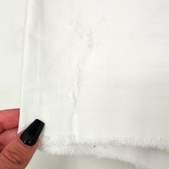 Juicy Jean Couture white jean shorts - Picture 3 of 8